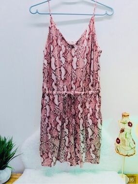 H&M Pink Snake Print Spaghetti Strap Summer Flowy Romper with Pockets 💝